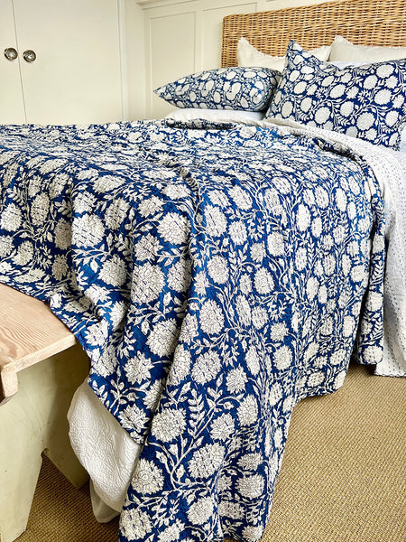Cobalt Blue Chrysanthemum Queen/King Size Kantha Coverlet / Bedspread 230cmx267cm (Copy)